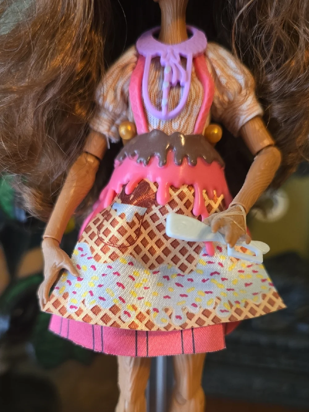 Ever After High Cedar Wood Doll - Pink and Brown - Picture 5 of 9